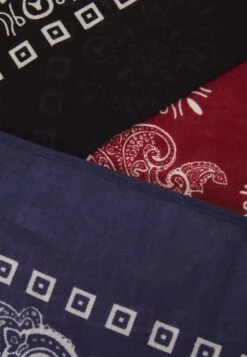 Pier One Unisex - Pañuelo - Black/Blue/Red 5 Pier One Unisex - Pañuelo - Black/Blue/Red -Pier One Tienda De Ventas 0763f35dd2c146798be05cd7a75fd0e6