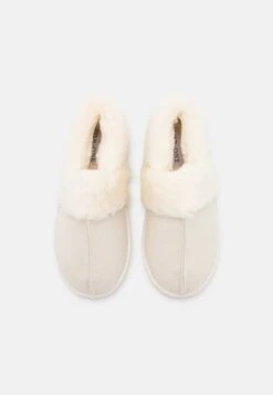 Pier One Pantuflas - White 11 Pier One Pantuflas - White -Pier One Tienda De Ventas 2a373f3587ba435e8e5e4cd25a8edf0e