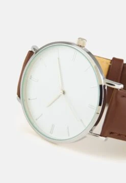 Pier One Unisex - Reloj - Brown 7 Pier One Unisex - Reloj - Brown -Pier One Tienda De Ventas 4f1c6bbcacda485eb81e287421339e84