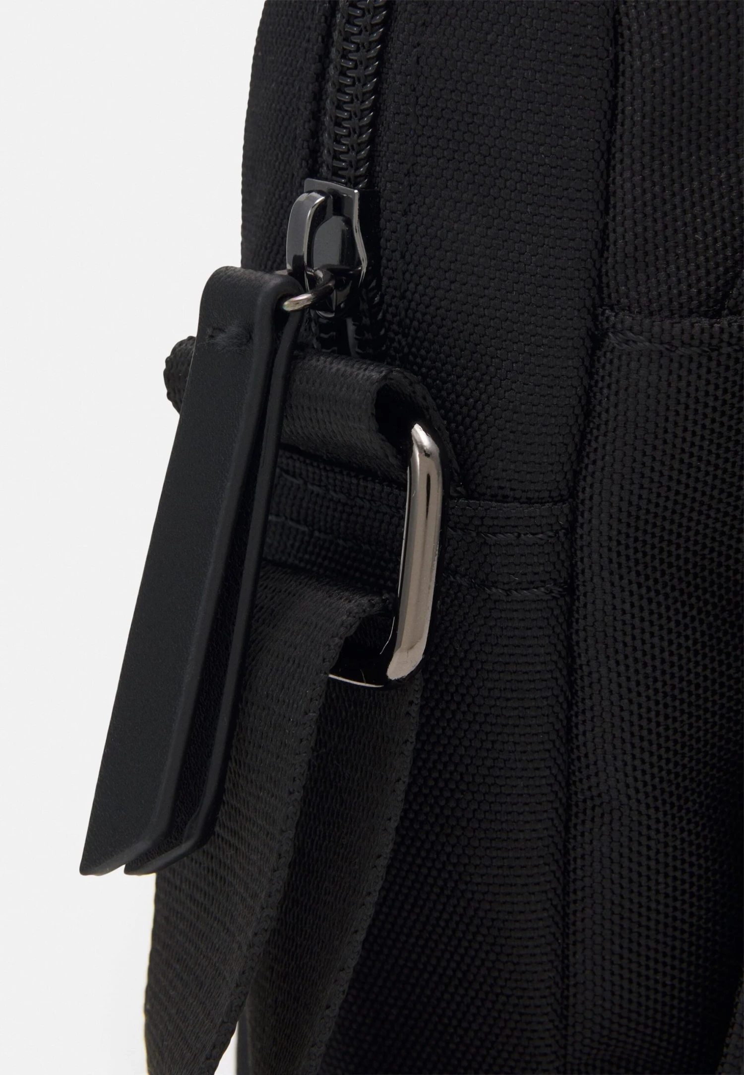 Pier One Unisex - Bandolera - Black 4 Pier One Unisex - Bandolera - Black - Imagen 4