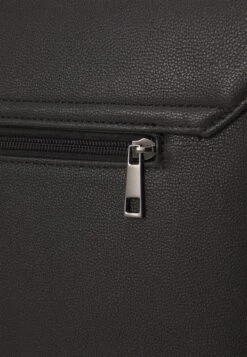 Pier One Big Messenger Bag - Bandolera - Black 10 Pier One Big Messenger Bag - Bandolera - Black -Pier One Tienda De Ventas 62d724f6de5f4920b897e4e1d27e8fad