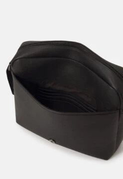 Pier One Big Messenger Bag - Bandolera - Black 9 Pier One Big Messenger Bag - Bandolera - Black -Pier One Tienda De Ventas bd8bc0c71e68430e9951a6fd9a3e8f72