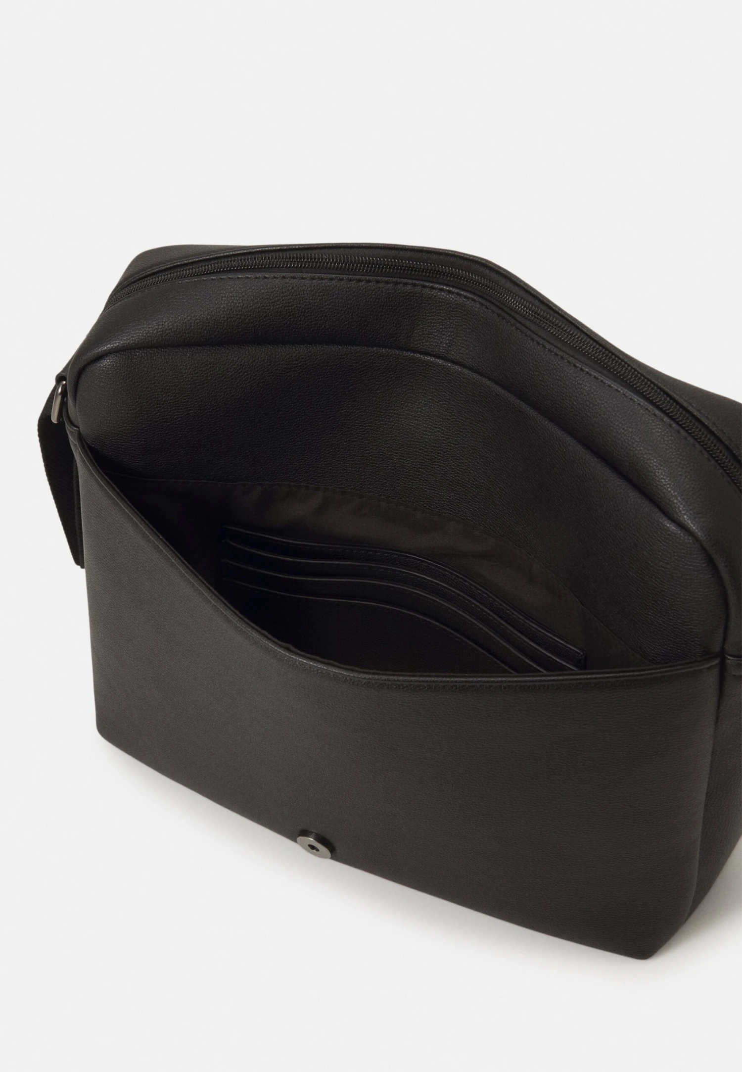 Pier One Big Messenger Bag - Bandolera - Black 4 Pier One Big Messenger Bag - Bandolera - Black - Imagen 4