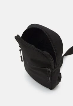 Pier One Riñonera - Black -Pier One Tienda De Ventas c75c8bdf8b8541419b96d7dba0f5d743